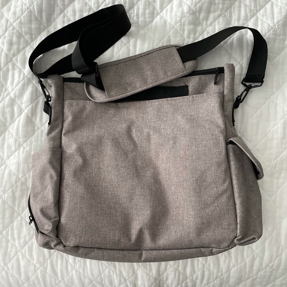 Baby diaper bag. Excellent condition - Picture 4 of 6